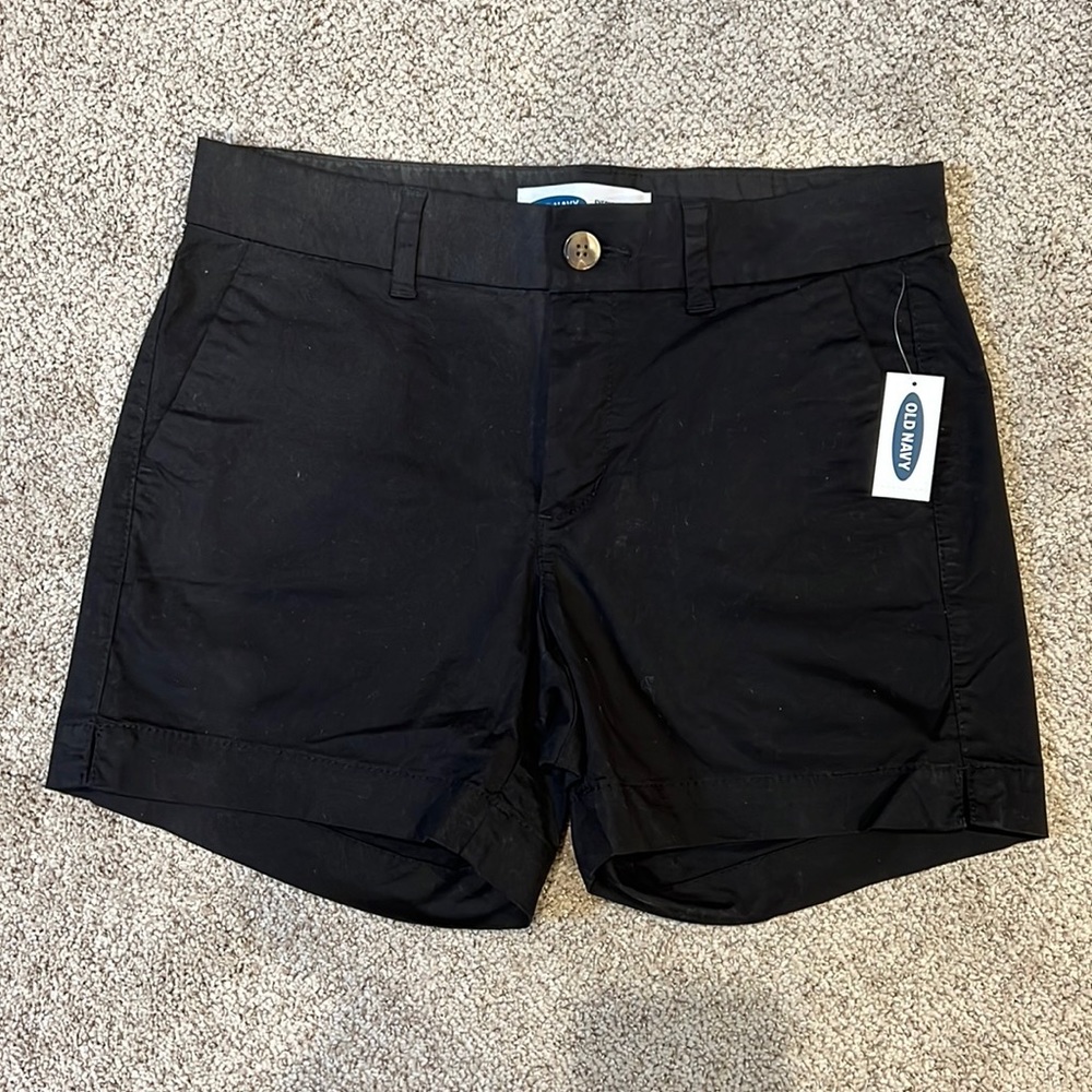 Old Navy 3” black chino shorts sz. 2 NWT